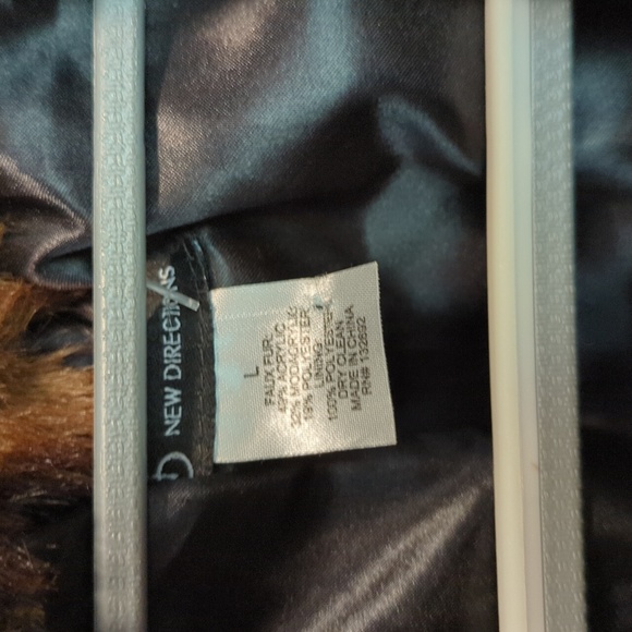 New Directions nwot large faux fur animal print vest - Picture 2 of 3